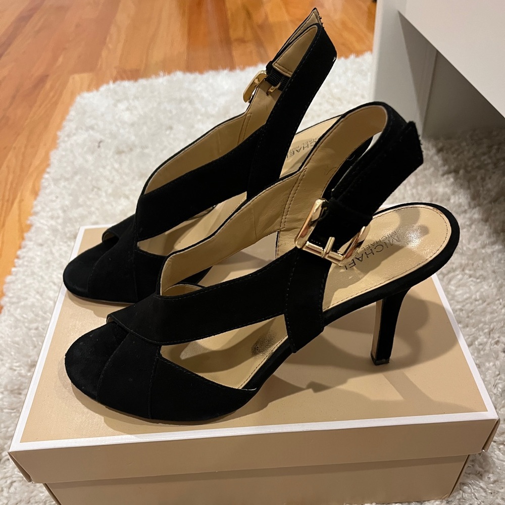 Michael kors 9.5 women’s black and gold heel